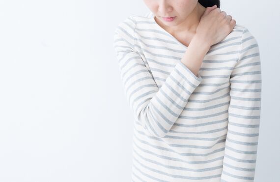 女性に多い慢性的な四十肩のケアをいたします | 神栖の整体なら丁寧な施術で女性も安心できる杉山整体院